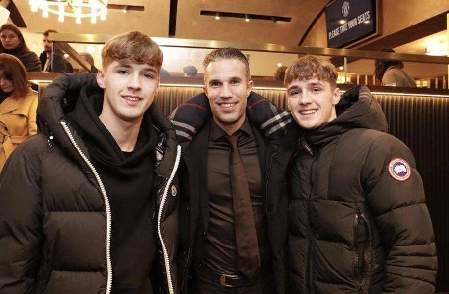 曼联预计卡塞米罗接班人转会费破纪录！考察青训中场，选拔一人做替补